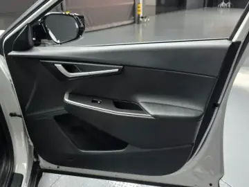 2022 Kia EV6 с пробегом 40 158 км