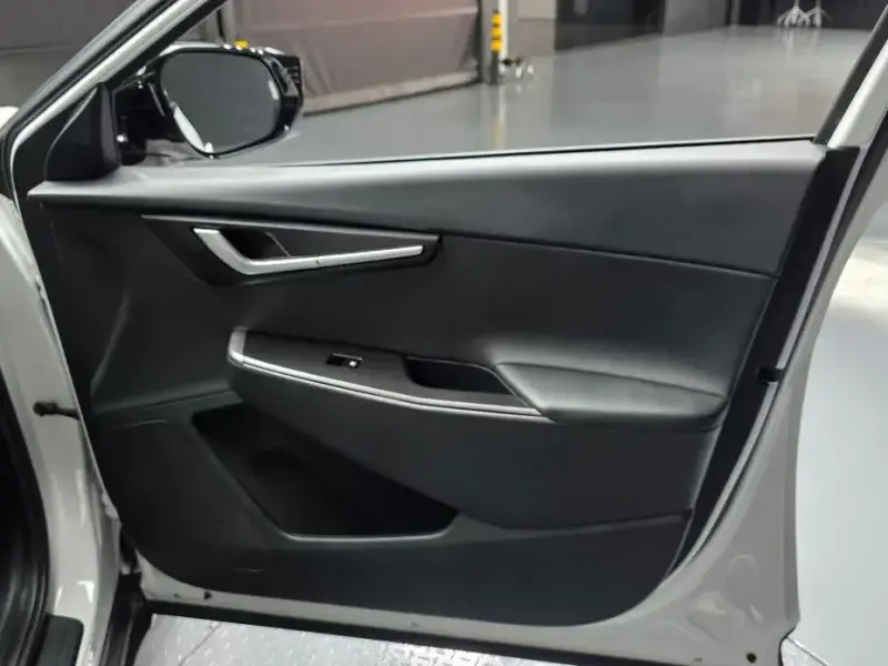 2022 Kia EV6 с пробегом 40 158 км