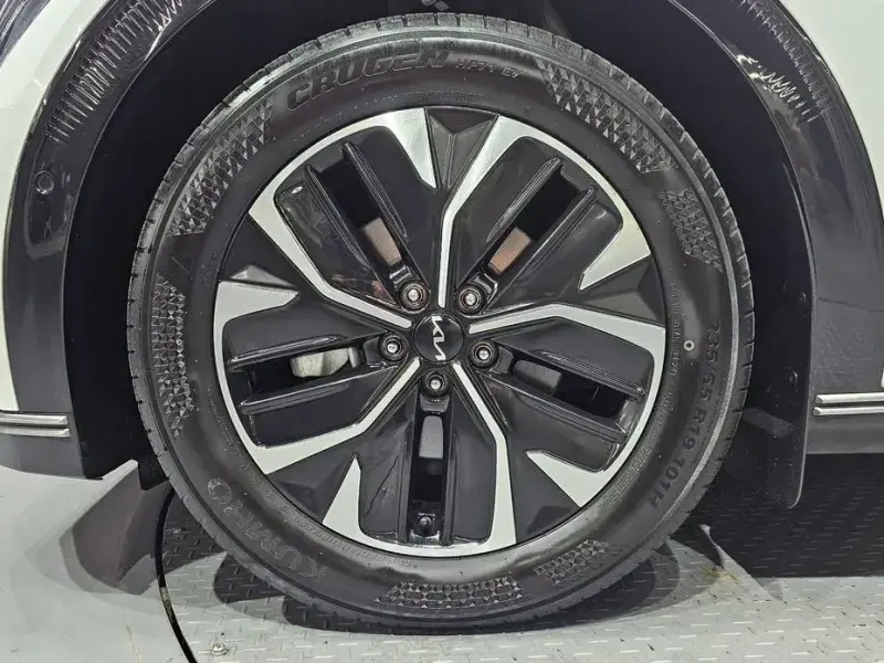 2024 Kia EV6 с пробегом 31 175 км