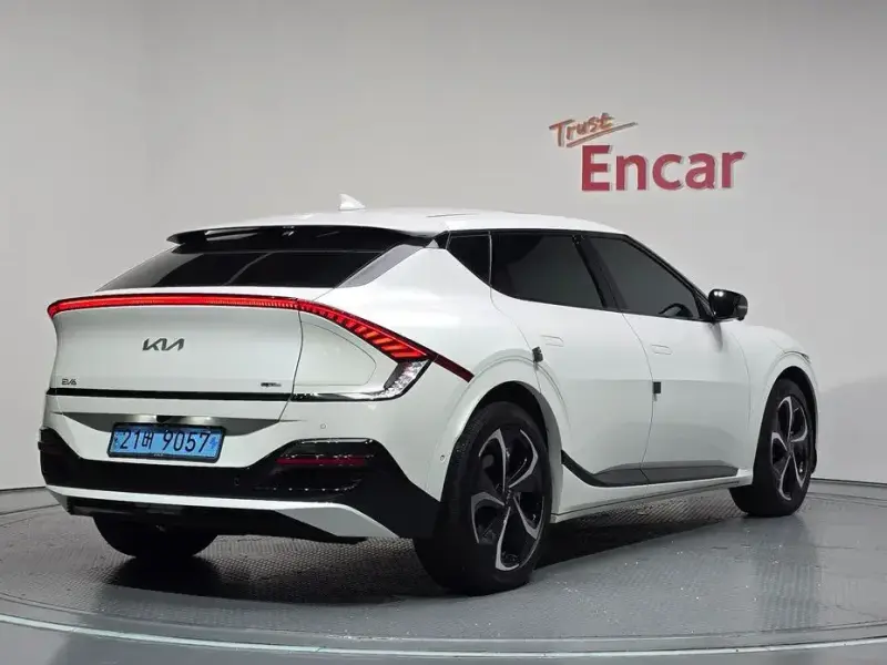 2023 Kia EV6 с пробегом 74 266 км