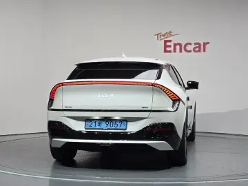 2023 Kia EV6 с пробегом 74 266 км