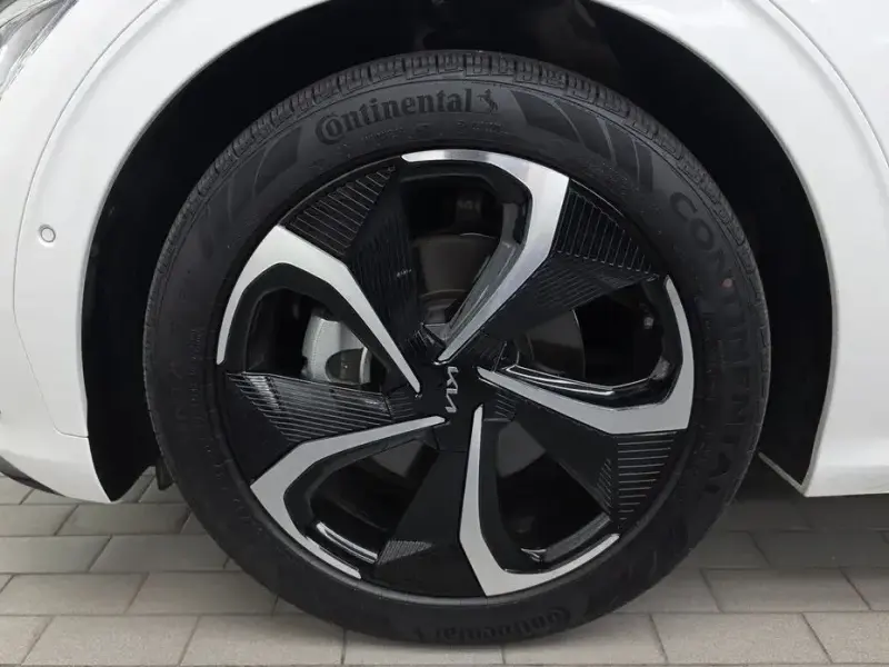 2023 Kia EV6 с пробегом 74 266 км