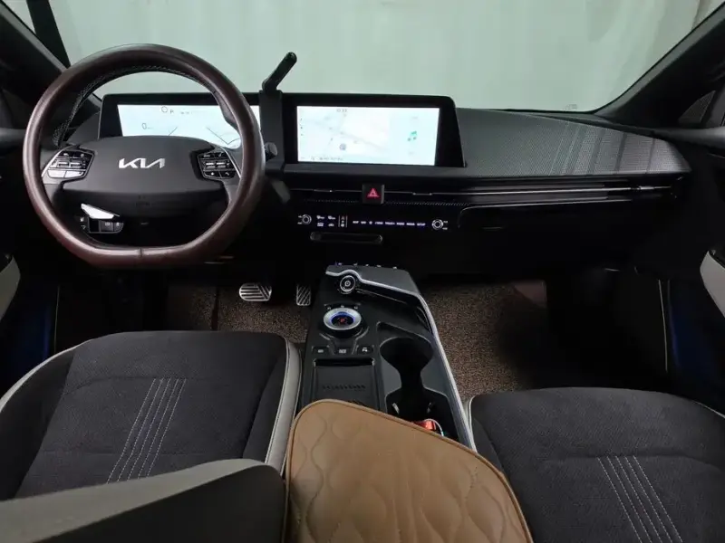 2023 Kia EV6 с пробегом 74 266 км