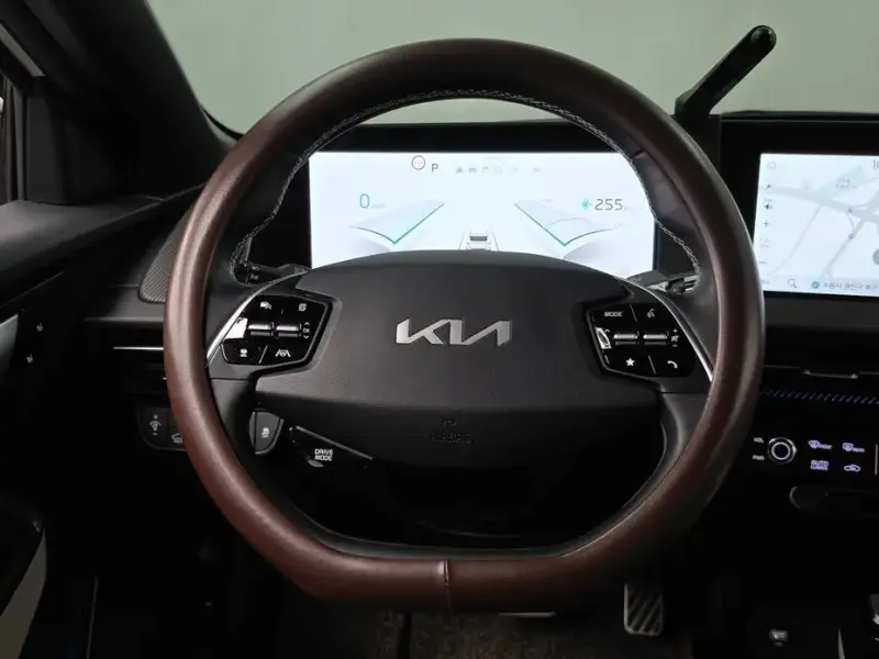 2023 Kia EV6 с пробегом 74 266 км