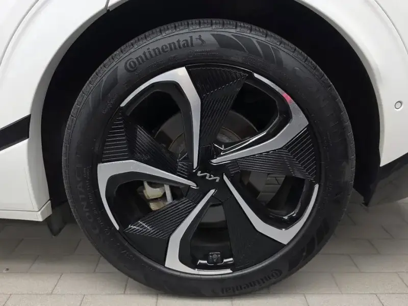 2023 Kia EV6 с пробегом 74 266 км