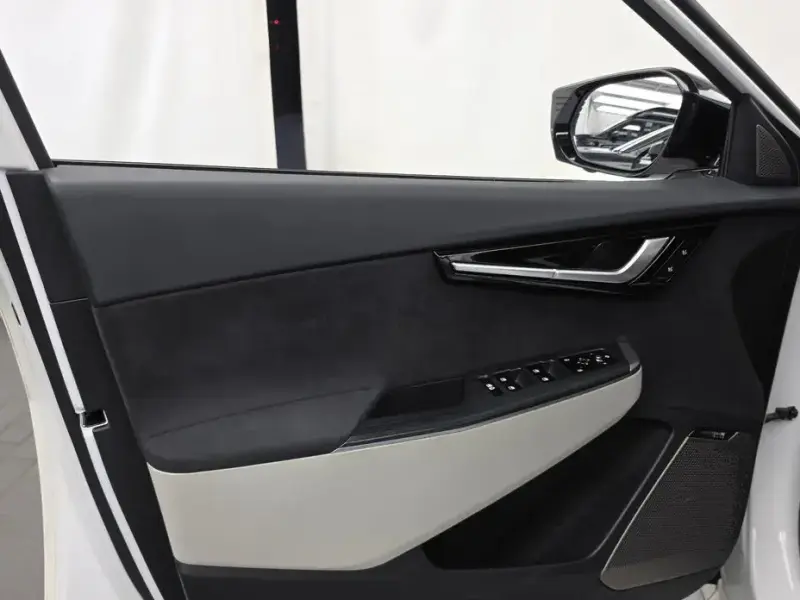 2023 Kia EV6 с пробегом 74 266 км