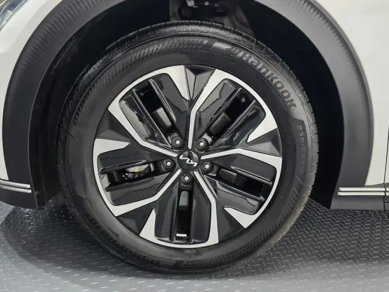 2022 Kia EV6 с пробегом 99 663 км