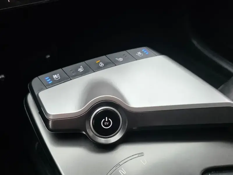 2022 Kia EV6 с пробегом 99 663 км