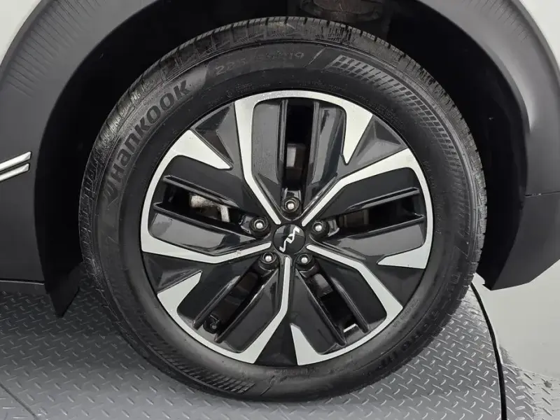 2022 Kia EV6 с пробегом 99 663 км