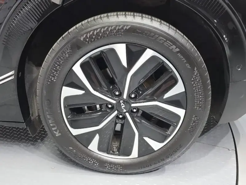 2023 Kia EV6 с пробегом 53 212 км