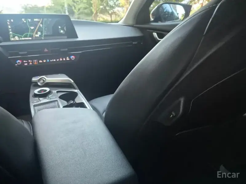 2022 Kia EV6 с пробегом 8 943 км