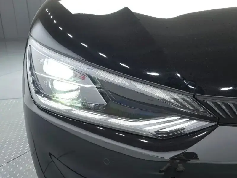 2023 Kia EV6 с пробегом 53 212 км