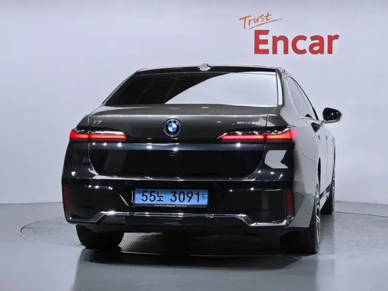 2024 BMW i7 с пробегом 49 835 км
