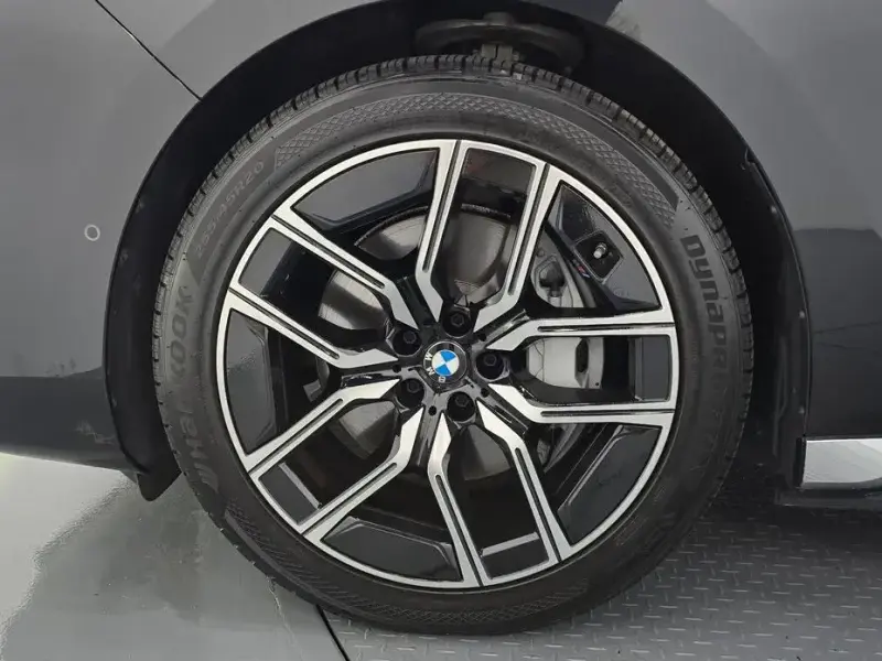 2024 BMW i7 с пробегом 49 835 км