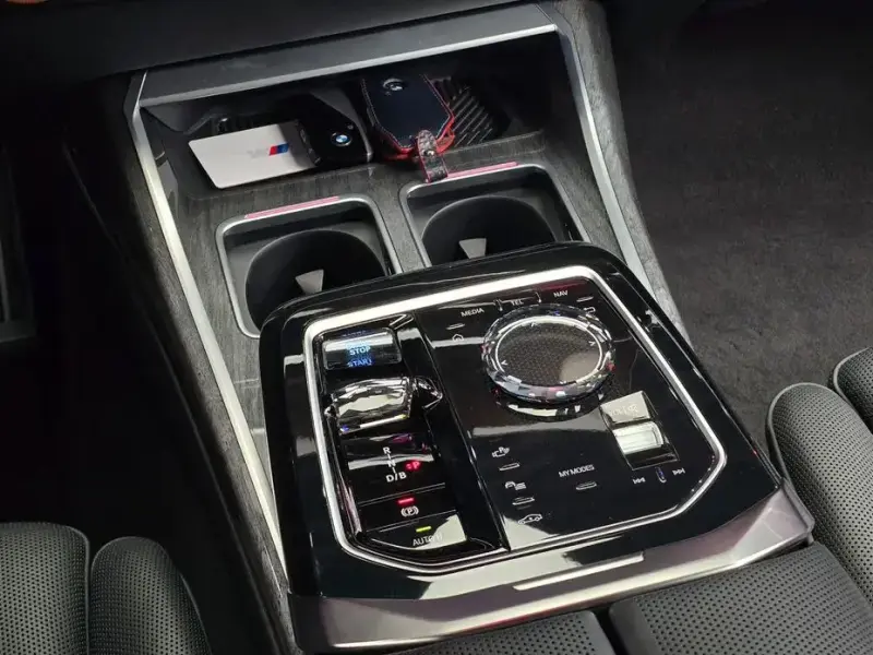 2024 BMW i7 с пробегом 49 835 км