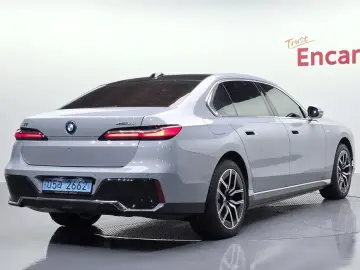 2023 BMW i7 с пробегом 20 555 км