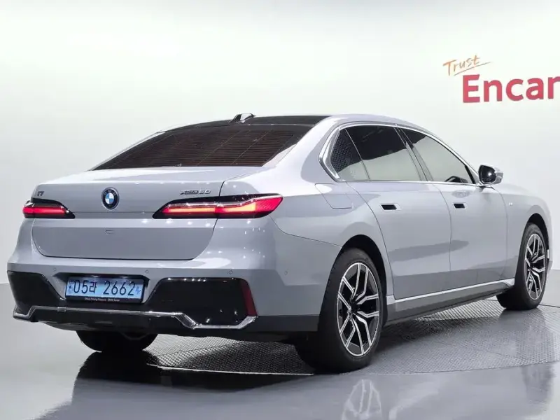 2023 BMW i7 с пробегом 20 555 км