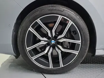 2023 BMW i7 с пробегом 20 555 км