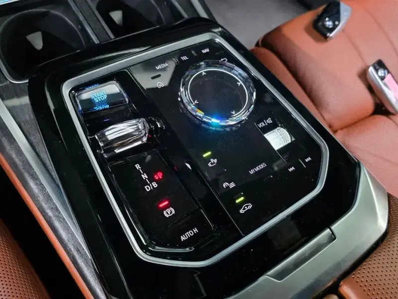 2023 BMW i7 с пробегом 20 555 км