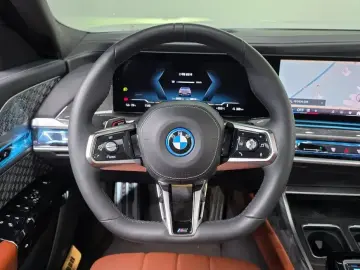 2023 BMW i7 с пробегом 20 555 км