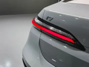 2023 BMW i7 с пробегом 20 555 км