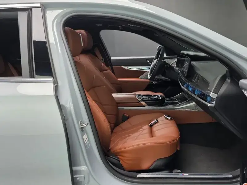 2023 BMW i7 с пробегом 20 555 км