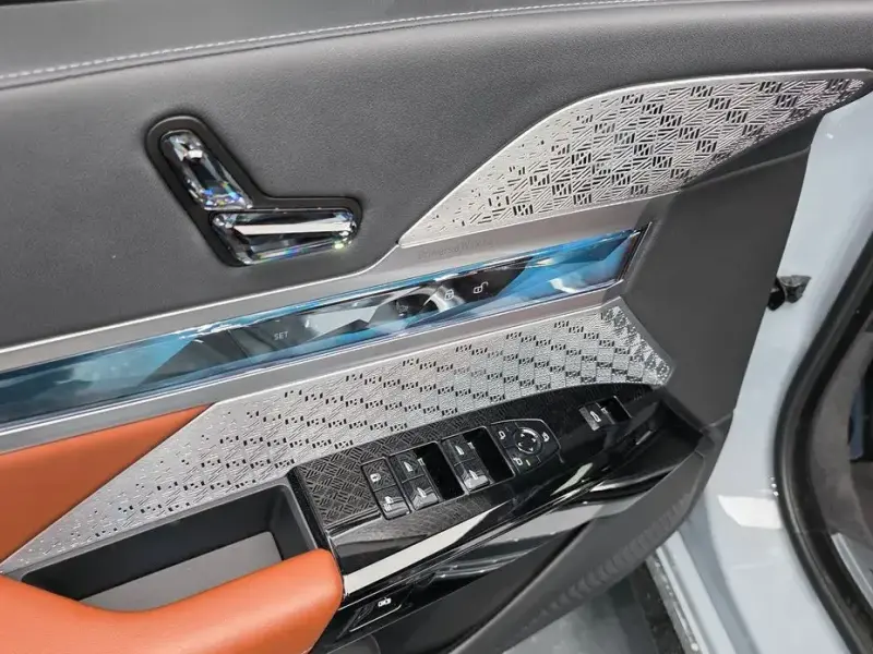 2023 BMW i7 с пробегом 20 555 км