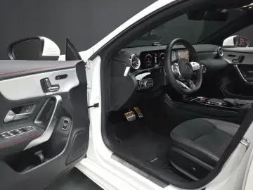 2022 Mercedes-Benz CLA с пробегом 18 982 км