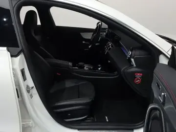 2021 Mercedes-Benz CLA с пробегом 24 541 км