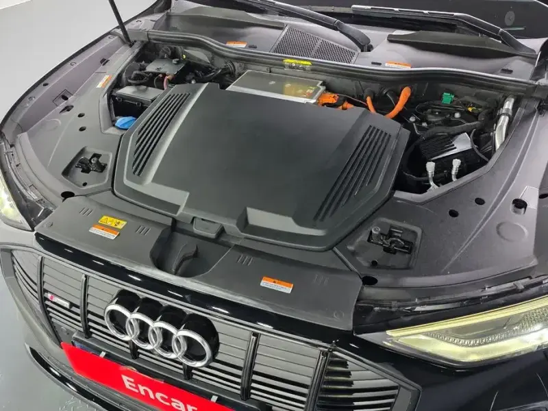 2021 Audi e-tron с пробегом 88 326 км