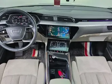 2021 Audi e-tron с пробегом 88 326 км