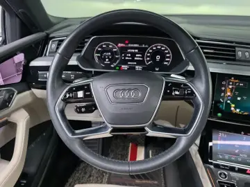 2021 Audi e-tron с пробегом 88 326 км