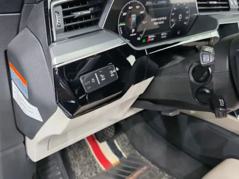 2021 Audi e-tron с пробегом 88 326 км