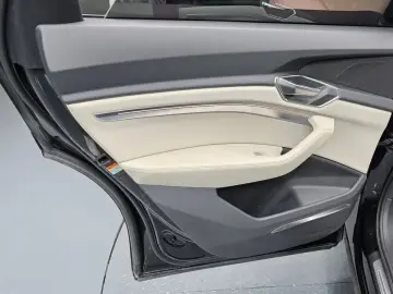 2021 Audi e-tron с пробегом 88 326 км