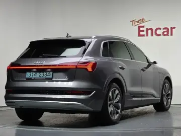 2021 Audi e-tron с пробегом 53 124 км