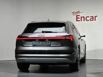 2021 Audi e-tron с пробегом 53 124 км