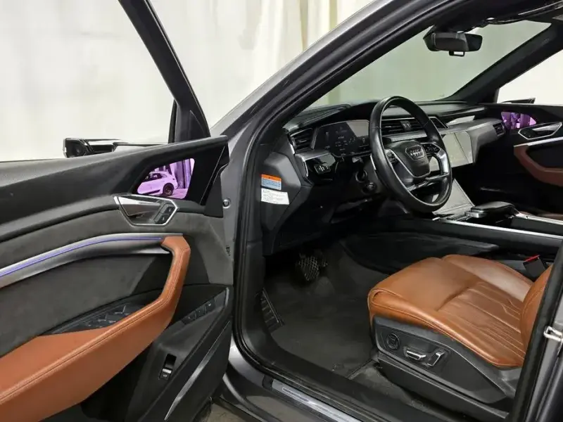 2021 Audi e-tron с пробегом 53 124 км