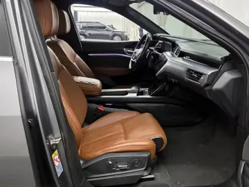 2021 Audi e-tron с пробегом 53 124 км