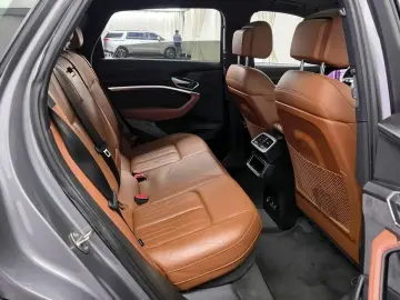 2021 Audi e-tron с пробегом 53 124 км