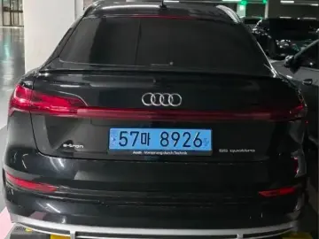 2022 Audi e-tron с пробегом 49 000 км