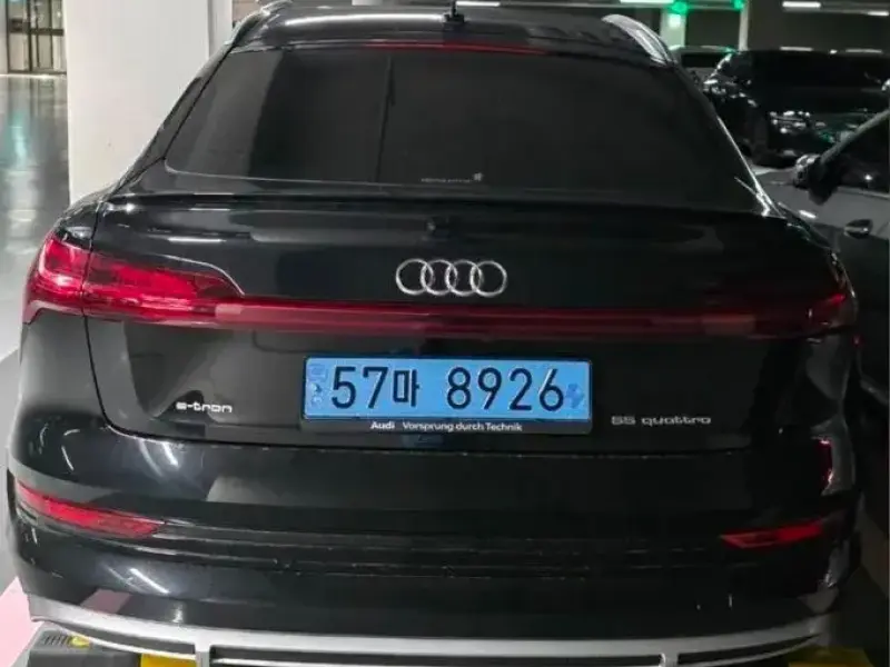 2022 Audi e-tron с пробегом 49 000 км