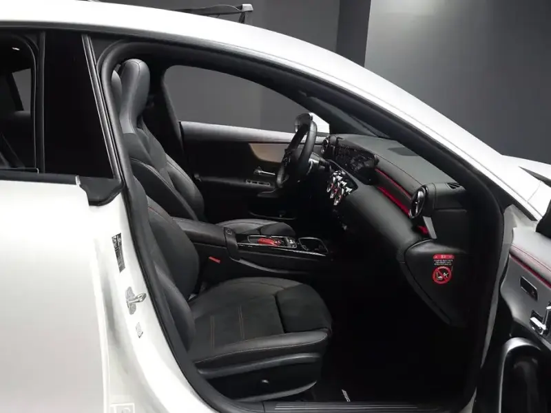2025 Mercedes-Benz CLA с пробегом 23 813 км