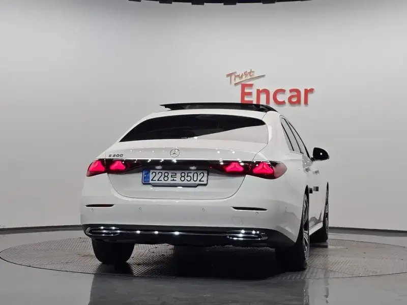 2024 Mercedes-Benz E-Класс с пробегом 15 090 км