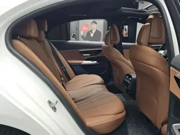 2024 Mercedes-Benz E-Класс с пробегом 15 090 км