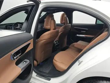 2024 Mercedes-Benz E-Класс с пробегом 15 090 км