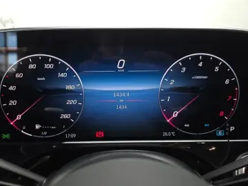 2025 Mercedes-Benz E-Класс с пробегом 1 434 км