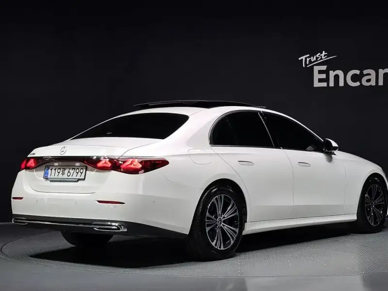 2025 Mercedes-Benz E-Класс с пробегом 26 028 км