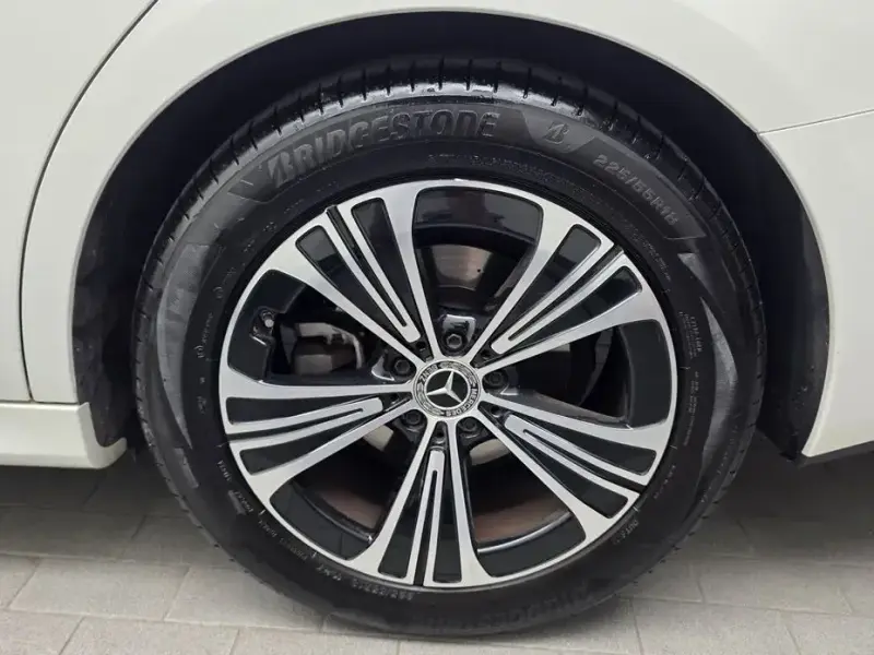2025 Mercedes-Benz E-Класс с пробегом 26 028 км