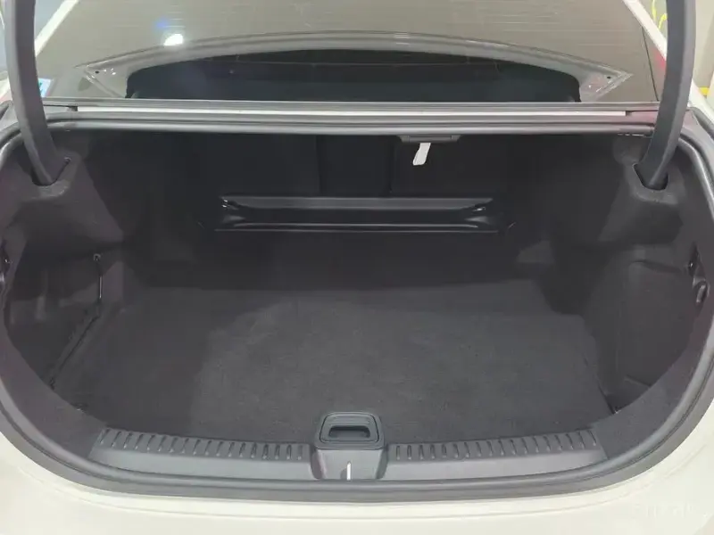 2025 Mercedes-Benz E-Класс с пробегом 7 861 км