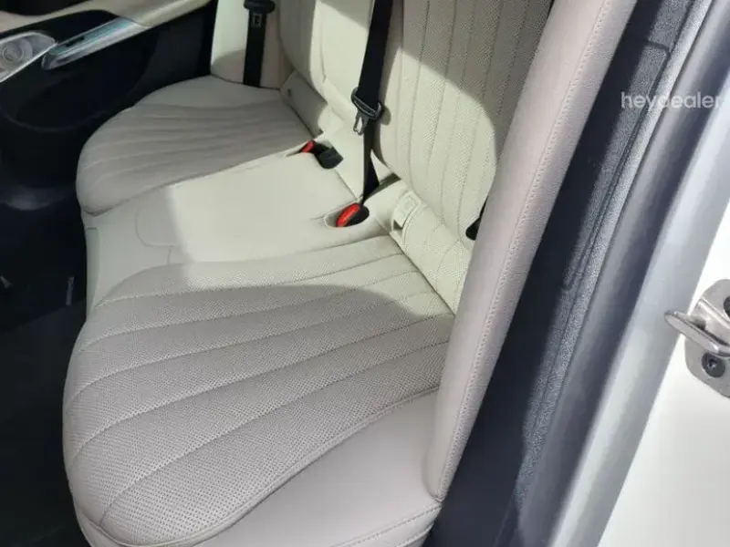 2025 Mercedes-Benz E-Класс с пробегом 28 042 км